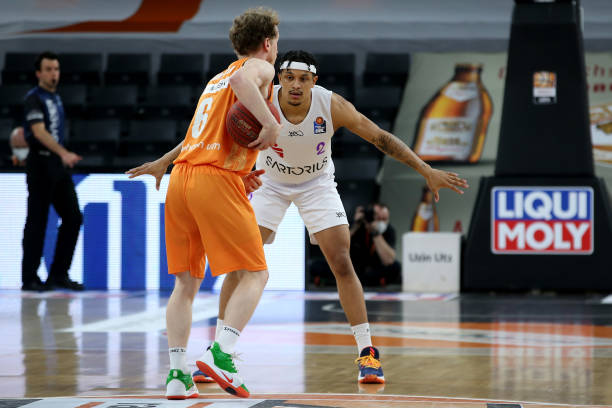 乐部之间的 乐部之间的